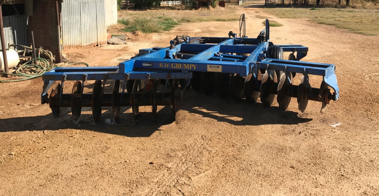 24 Plate Grizzly Grumpy Offset Disc Machinery & Equipment